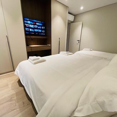 Two Steps Apartments ティラナ エクステリア 写真