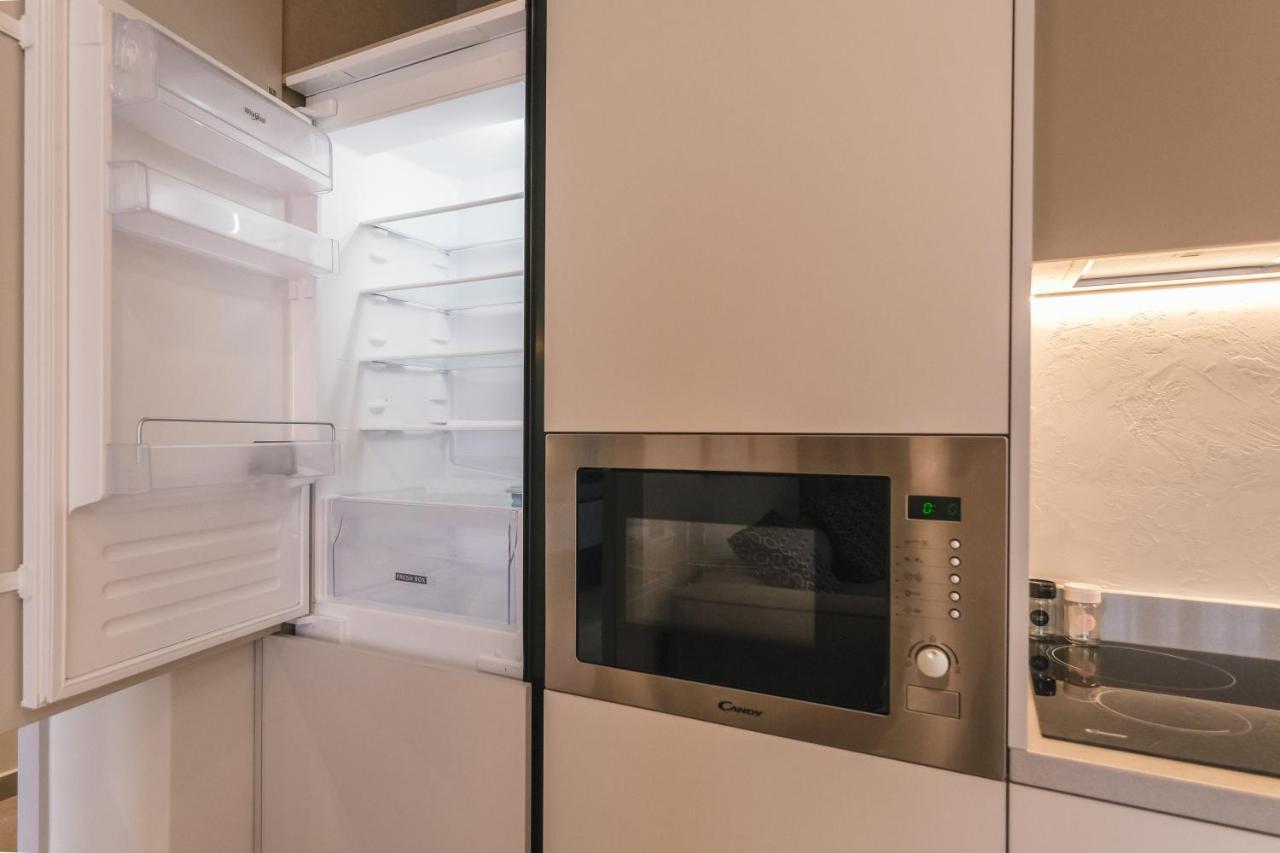 Two Steps Apartments ティラナ エクステリア 写真