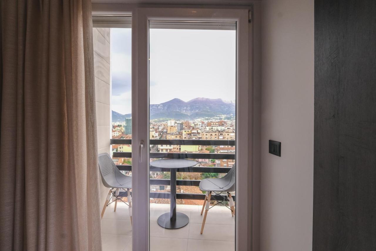 Two Steps Apartments ティラナ エクステリア 写真