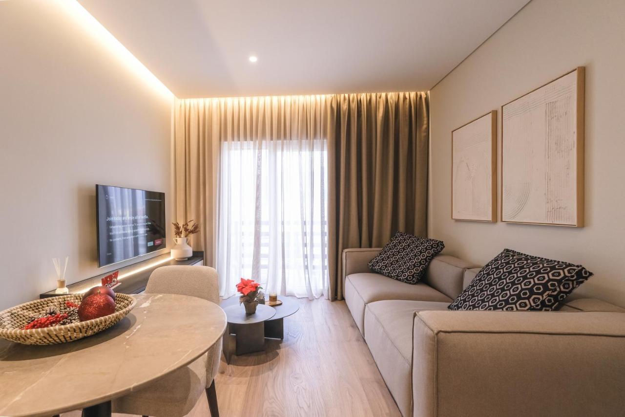 Two Steps Apartments ティラナ エクステリア 写真
